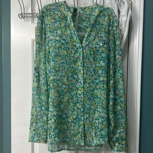 Size small women’s shirt